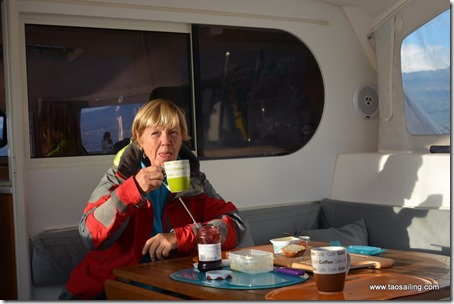 Un café chaud après une nuit fraiche