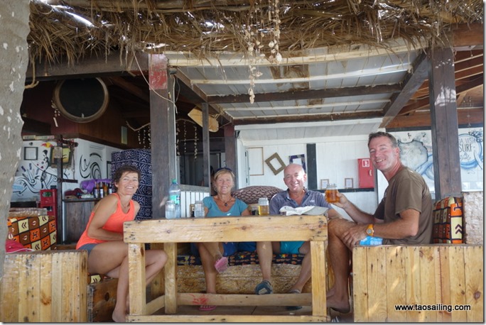 Boavista - Une biére bien méritée sur la plage de Sal Rei