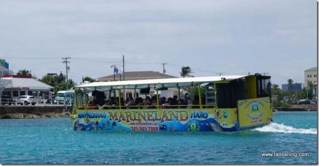 Je ne serais pas rassuré dans cet engin... à peine flottant!